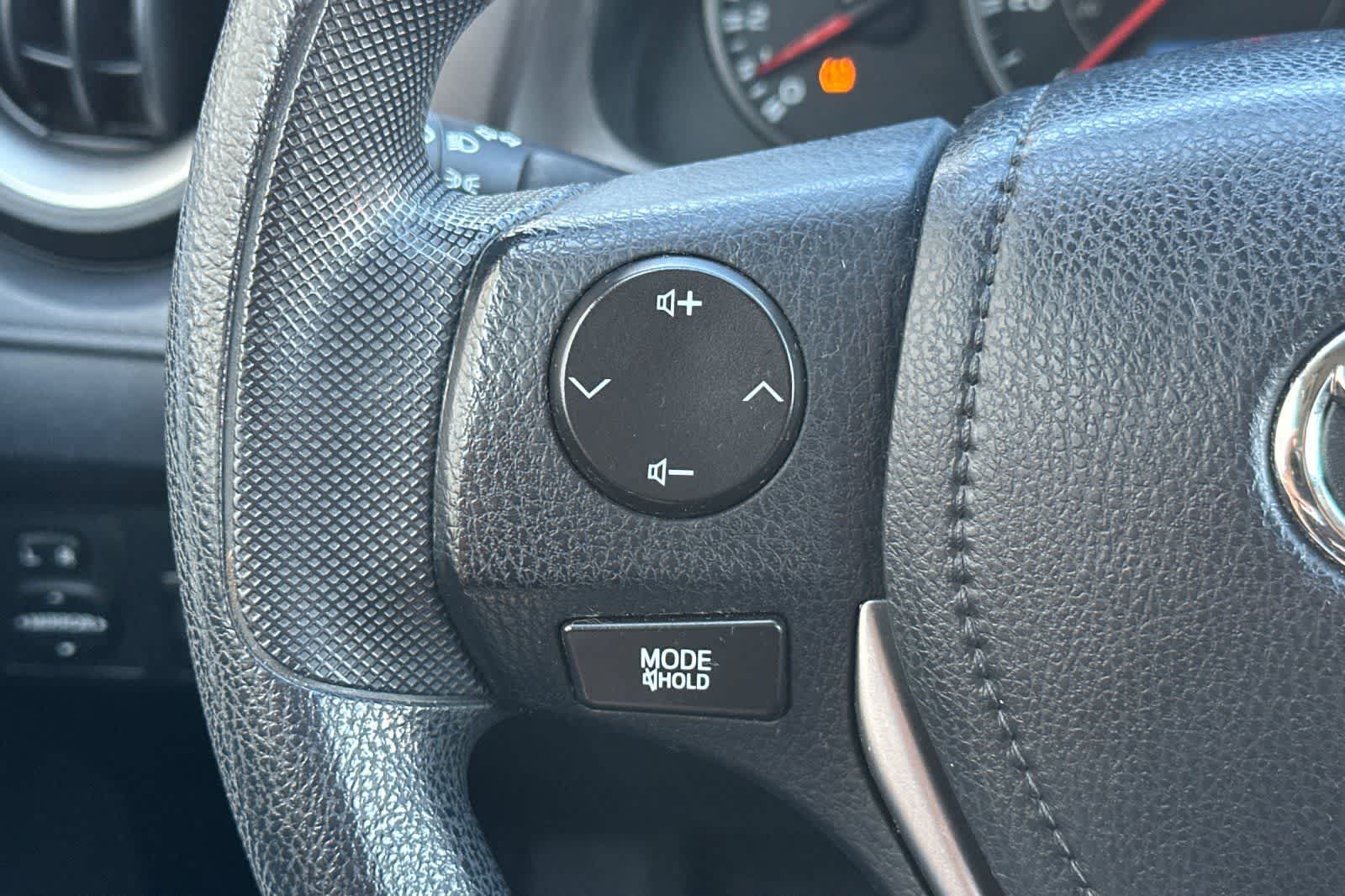 Thumbnail: 2016 Toyota RAV4 - 25