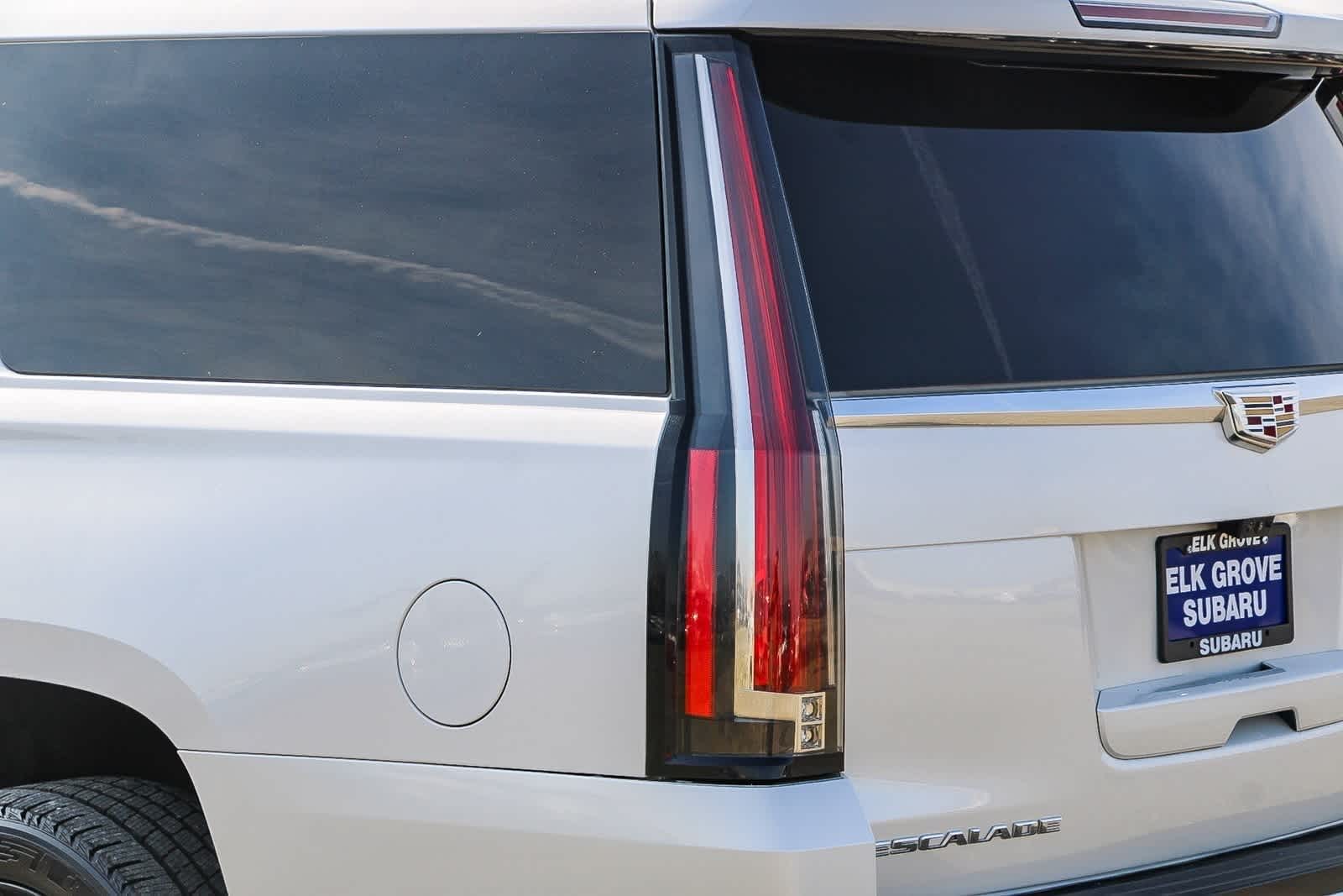 Thumbnail: 2017 Cadillac Escalade - 18