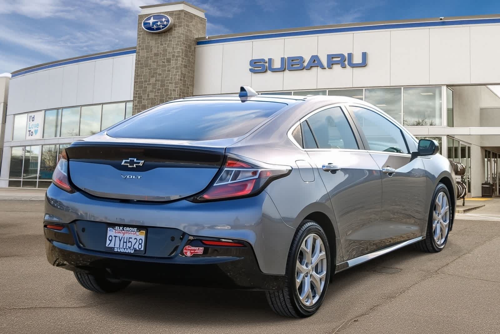 Thumbnail: 2018 Chevrolet Volt - 4