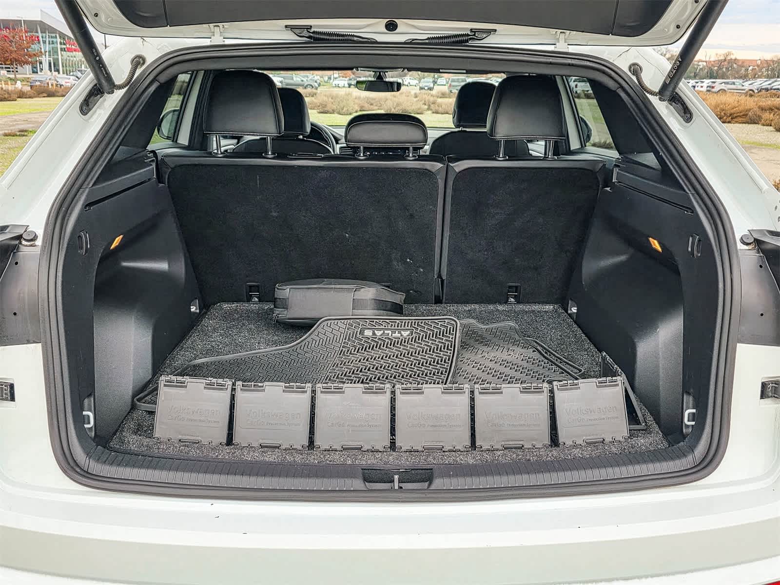 Thumbnail: 2023 Volkswagen Atlas - 23