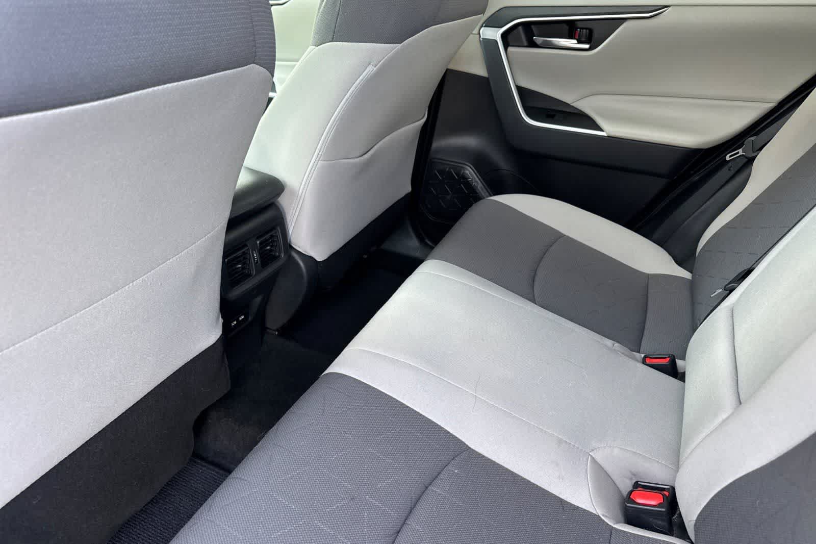 Thumbnail: 2021 Toyota RAV4 - 4