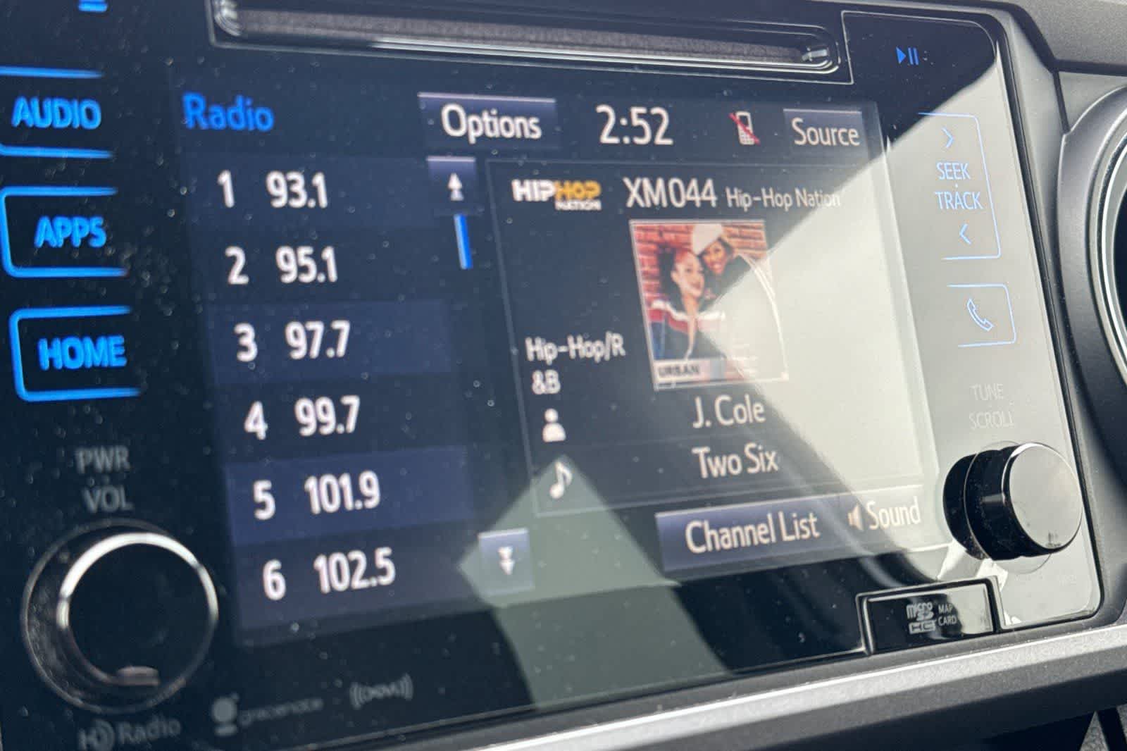 Thumbnail: 2018 Toyota Tacoma - 18