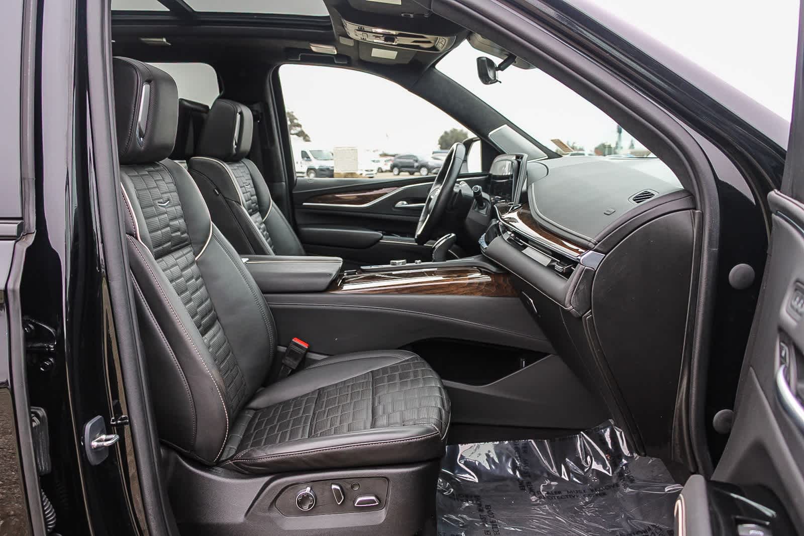 Thumbnail: 2023 Cadillac Escalade - 16