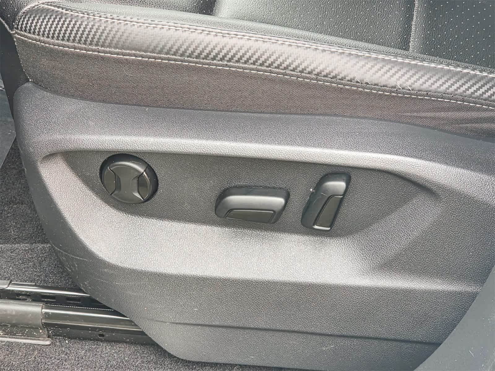 Thumbnail: 2023 Volkswagen Atlas - 13