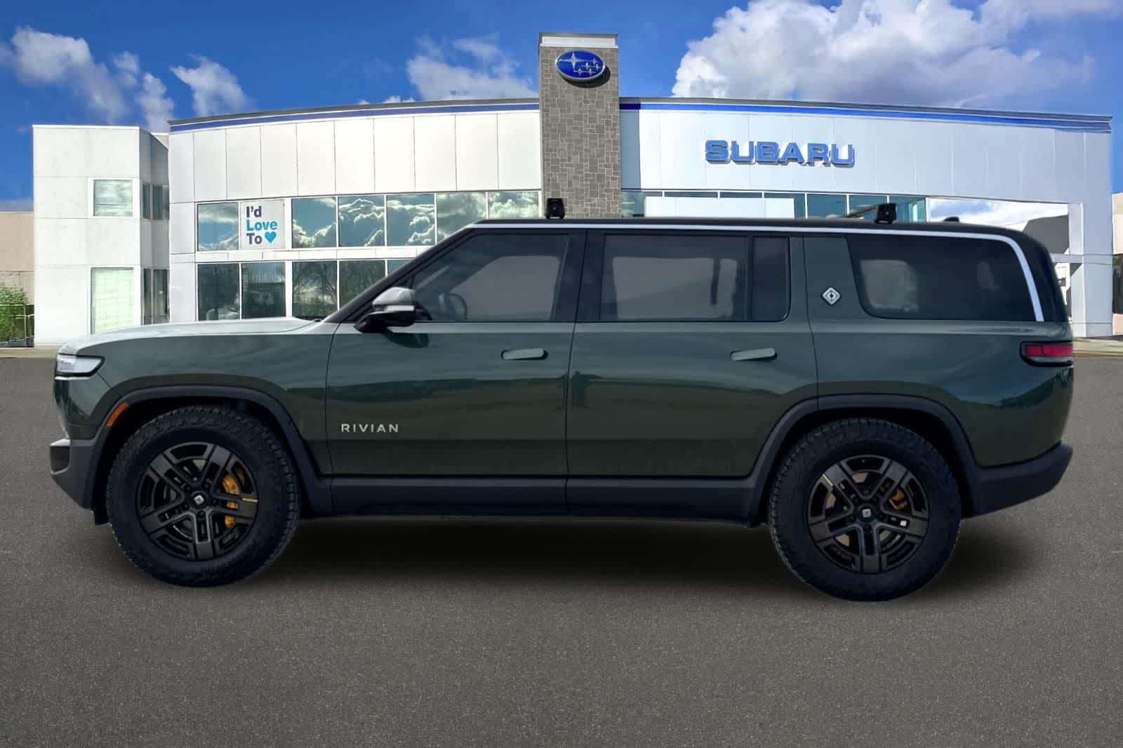 Thumbnail: 2023 Rivian R1S - 9