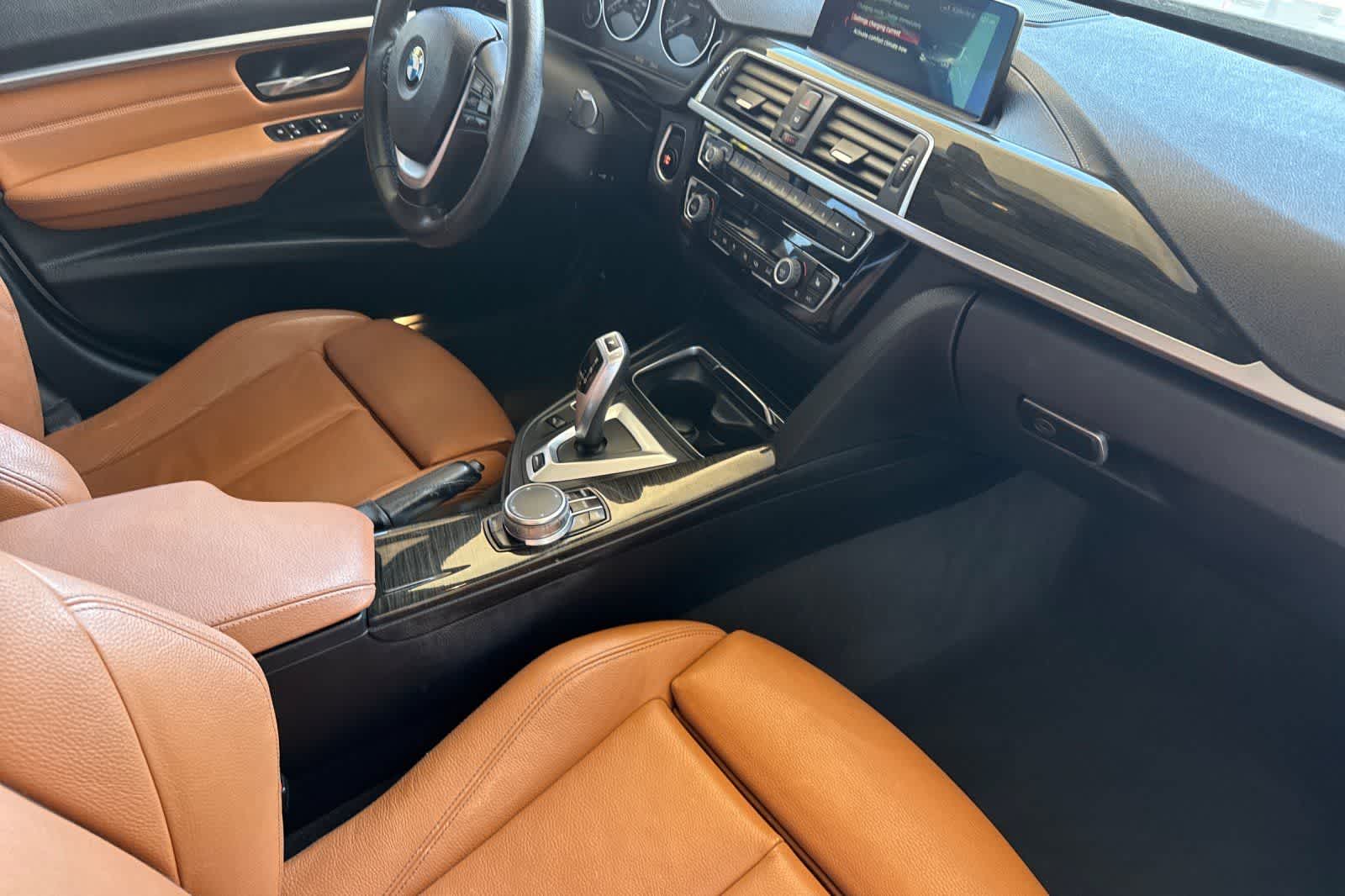 Thumbnail: 2018 BMW 3 Series - 16