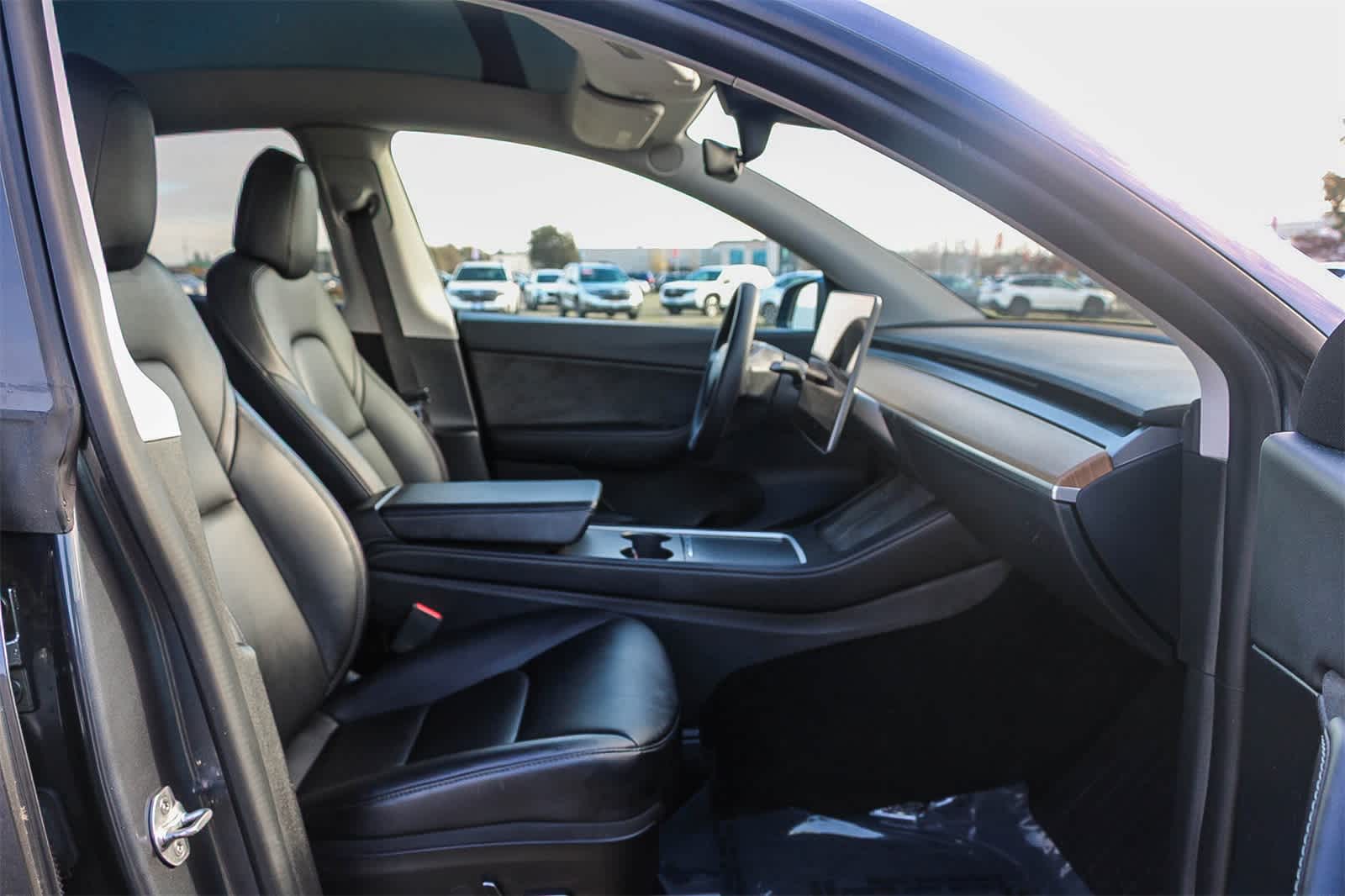 Thumbnail: 2022 Tesla Model Y - 15