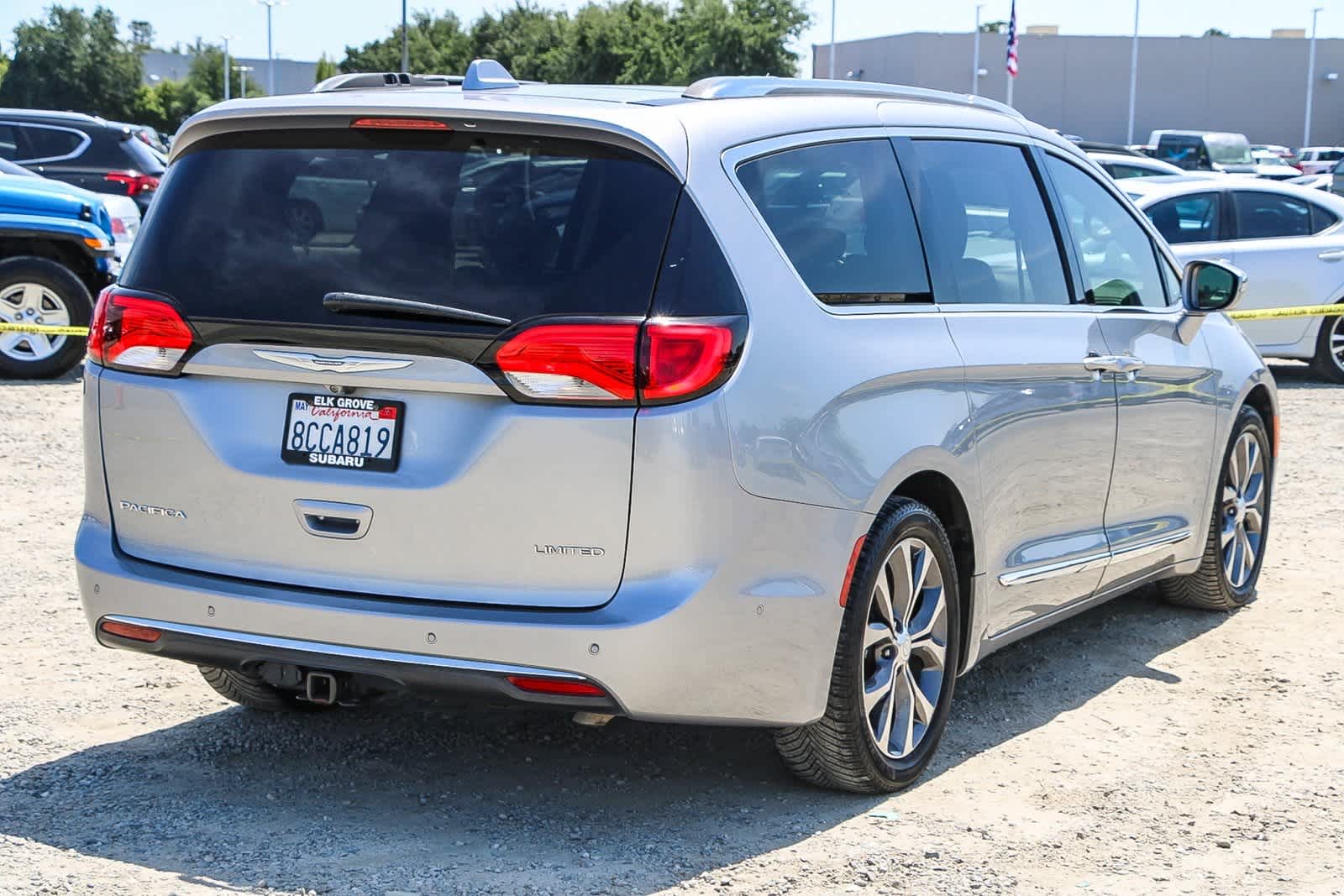 Thumbnail: 2018 Chrysler Pacifica - 4