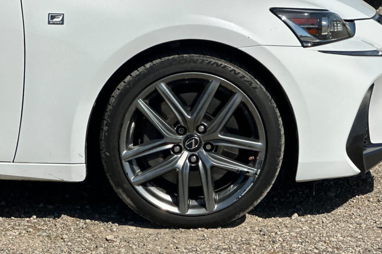 Thumbnail: 2017 Lexus IS - 30