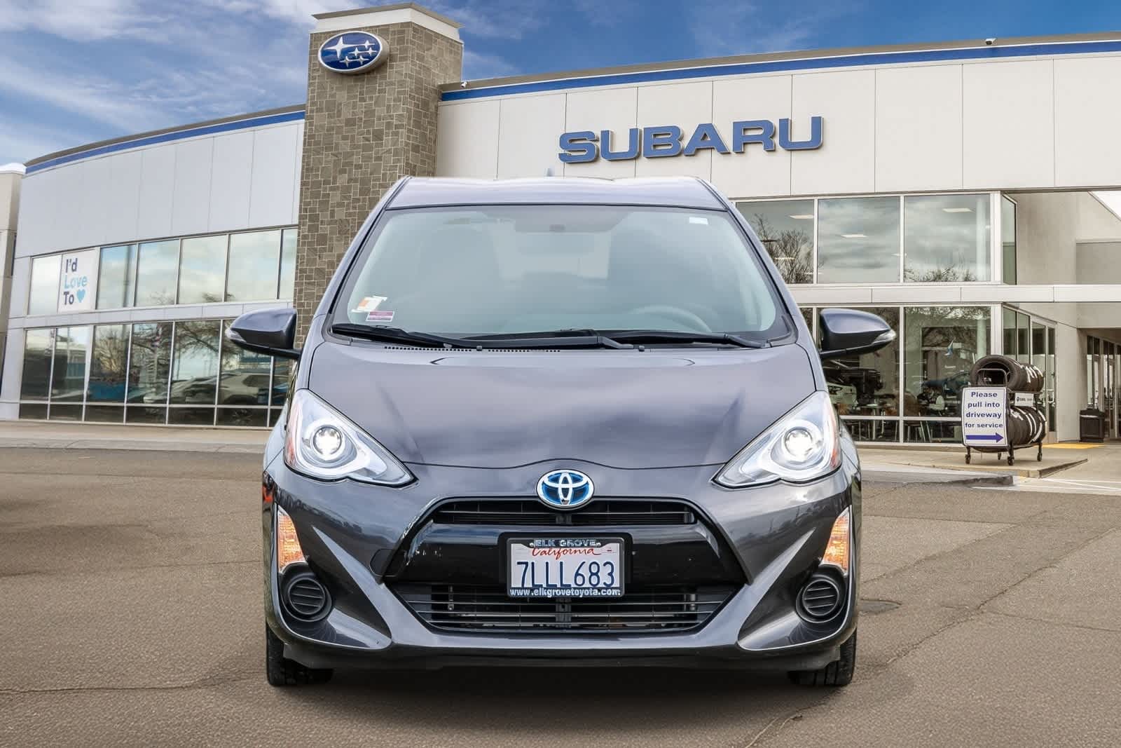 Thumbnail: 2015 Toyota Prius c - 6