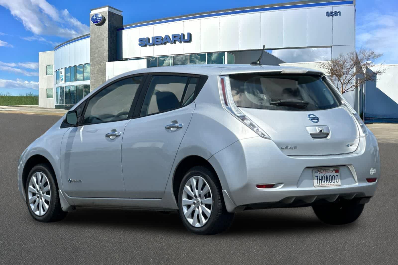 Thumbnail: 2015 Nissan Leaf - 8