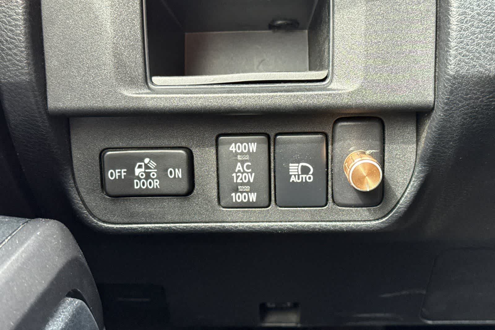 Thumbnail: 2018 Toyota Tacoma - 31