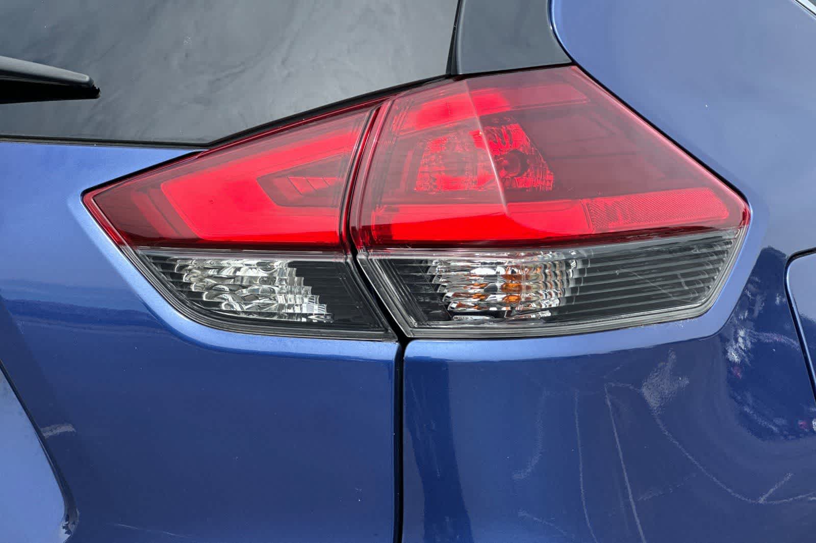 Thumbnail: 2020 Nissan Rogue - 30