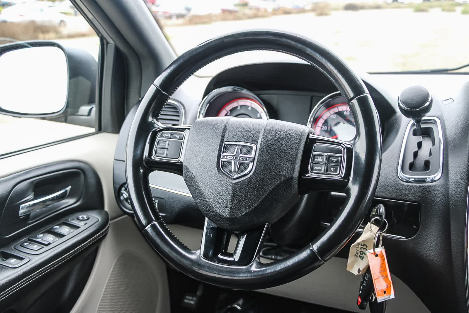 Thumbnail: 2019 Dodge Grand Caravan - 16