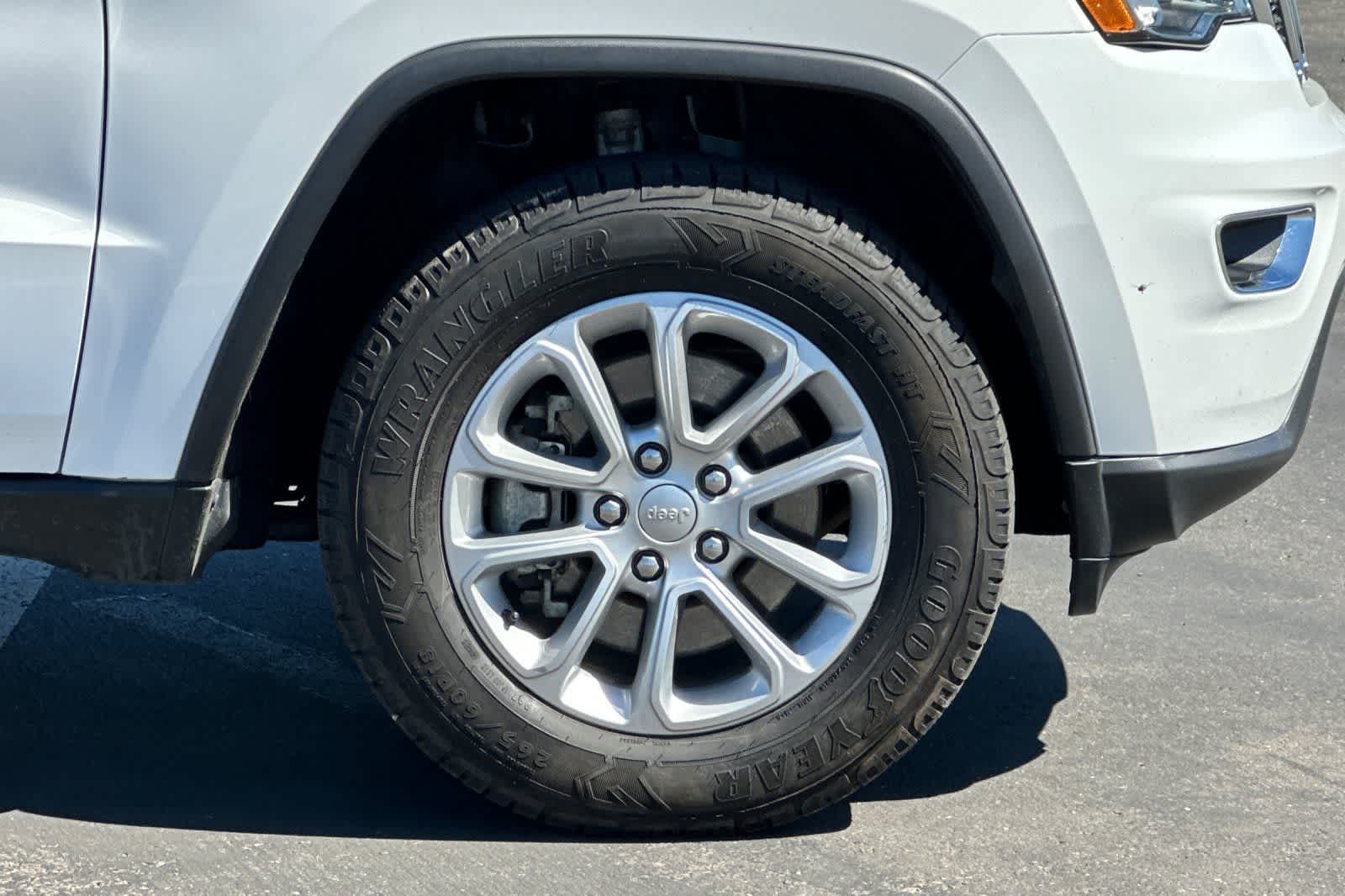 Thumbnail: 2021 Jeep Grand Cherokee - 30