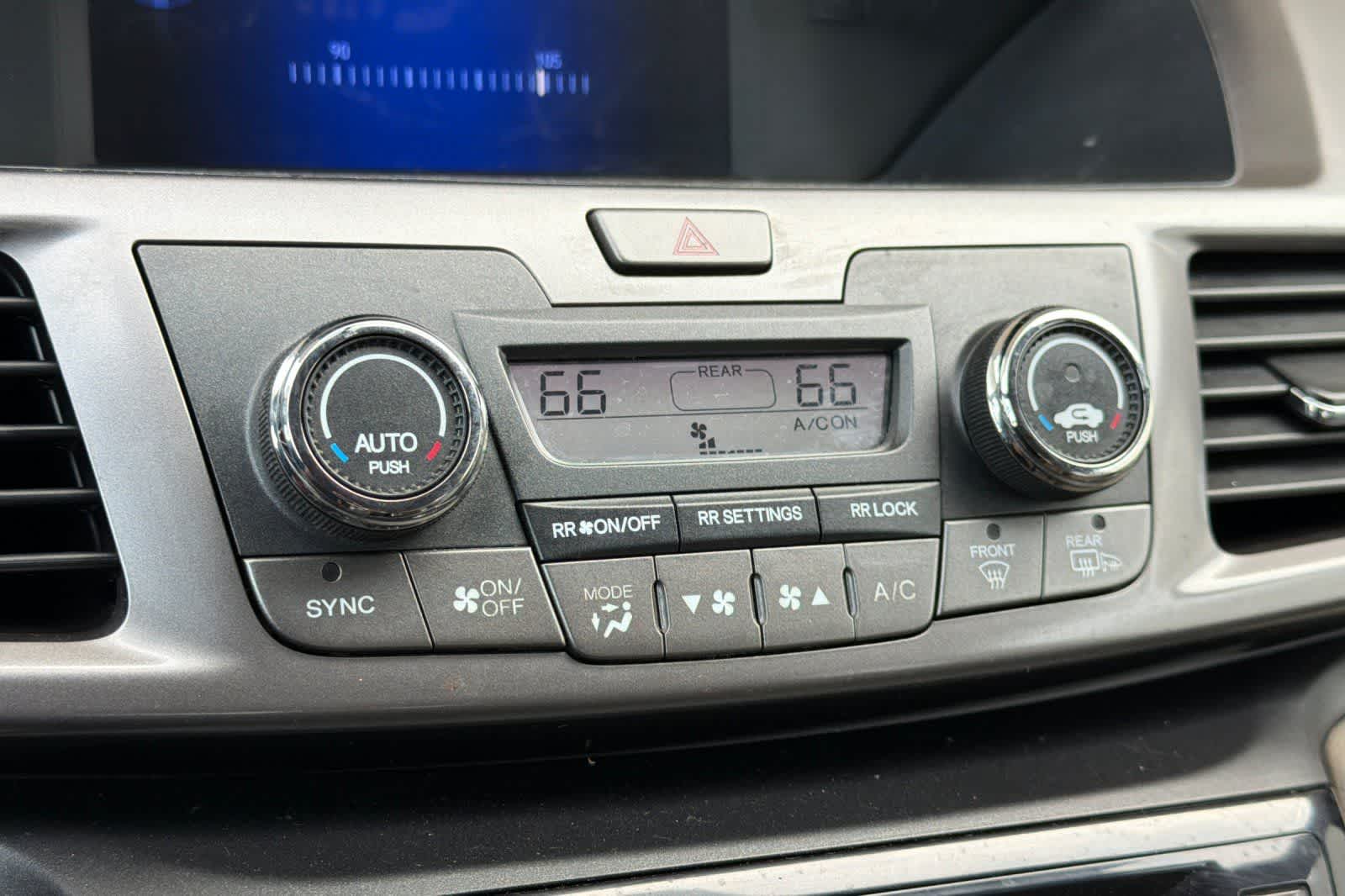 Thumbnail: 2015 Honda Odyssey - 22