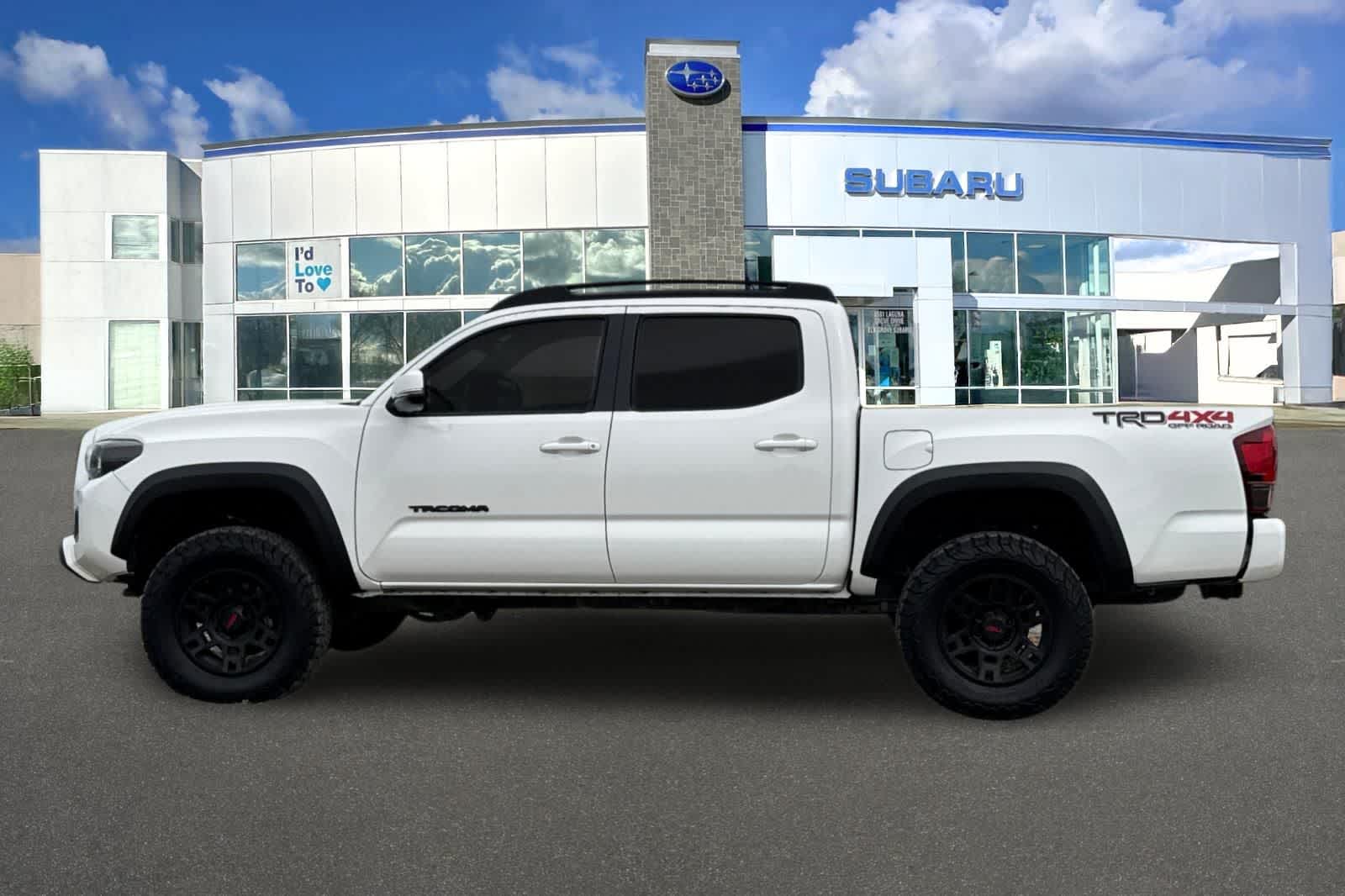 Thumbnail: 2018 Toyota Tacoma - 9