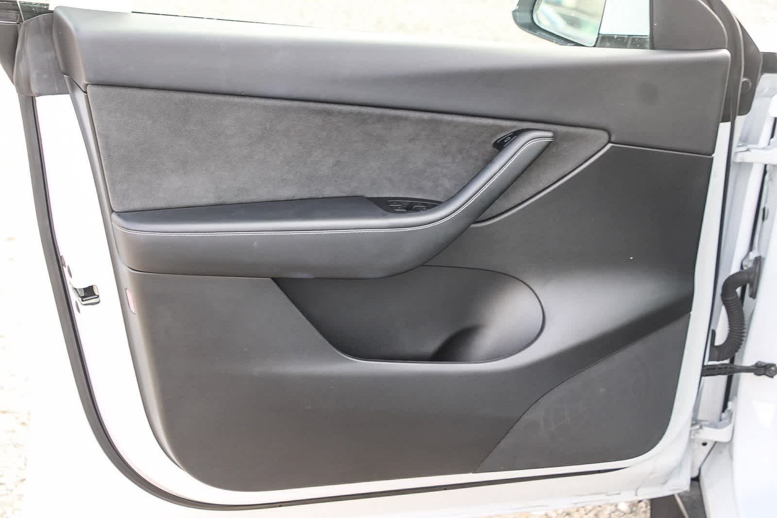 Thumbnail: 2022 Tesla Model Y - 18