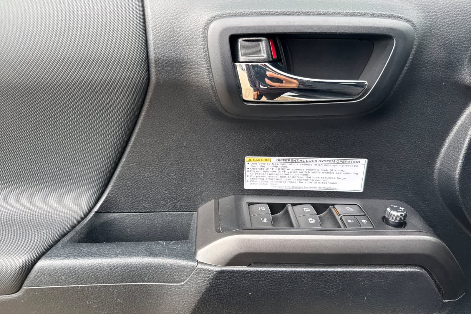 Thumbnail: 2018 Toyota Tacoma - 12