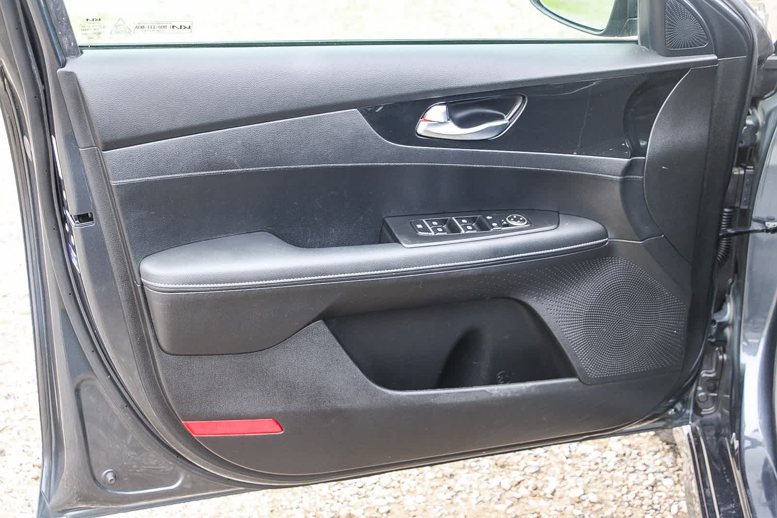 Thumbnail: 2023 Kia Forte - 19