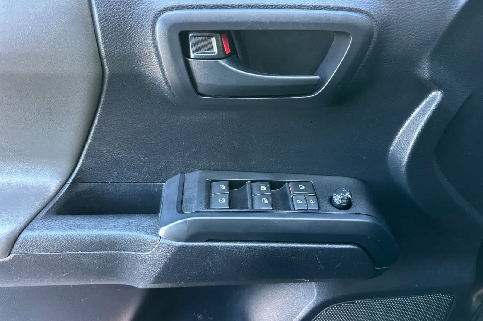 Thumbnail: 2020 Toyota Tacoma - 12