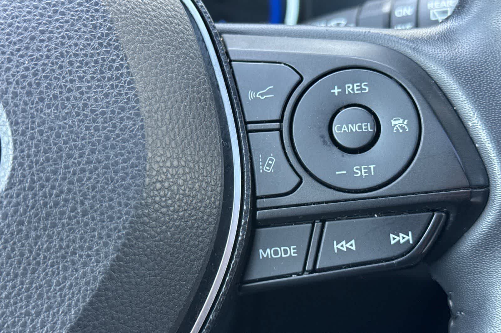 Thumbnail: 2020 Toyota RAV4 - 28