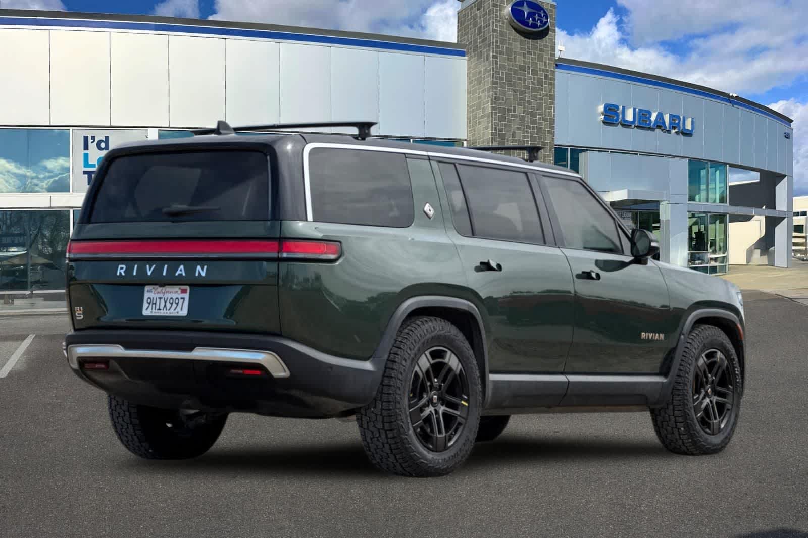 Thumbnail: 2023 Rivian R1S - 2