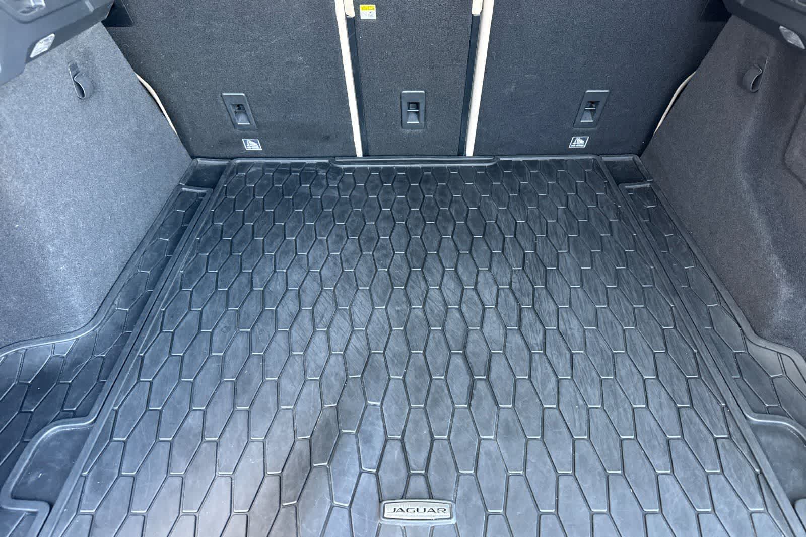 Thumbnail: 2017 Jaguar F-Pace - 16