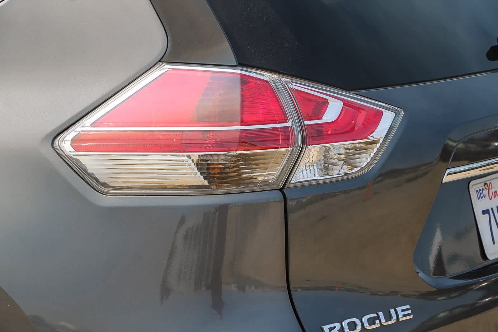 Thumbnail: 2016 Nissan Rogue - 11