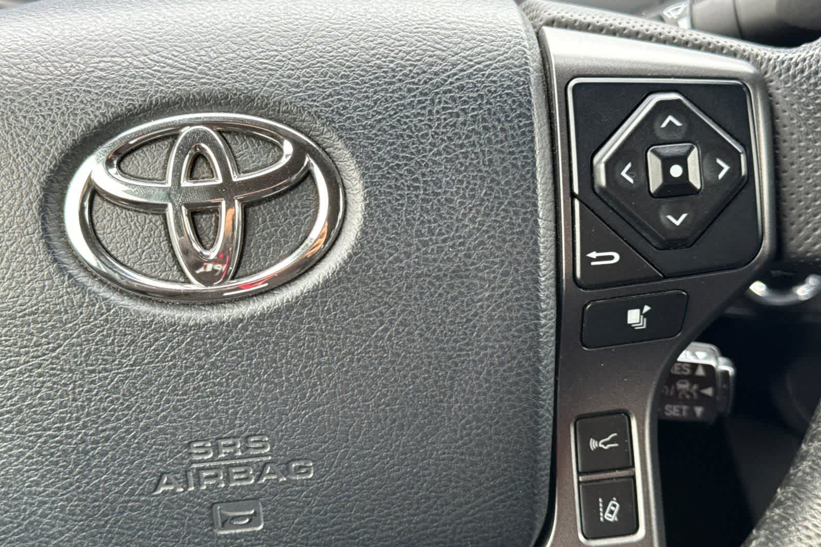 Thumbnail: 2018 Toyota Tacoma - 25