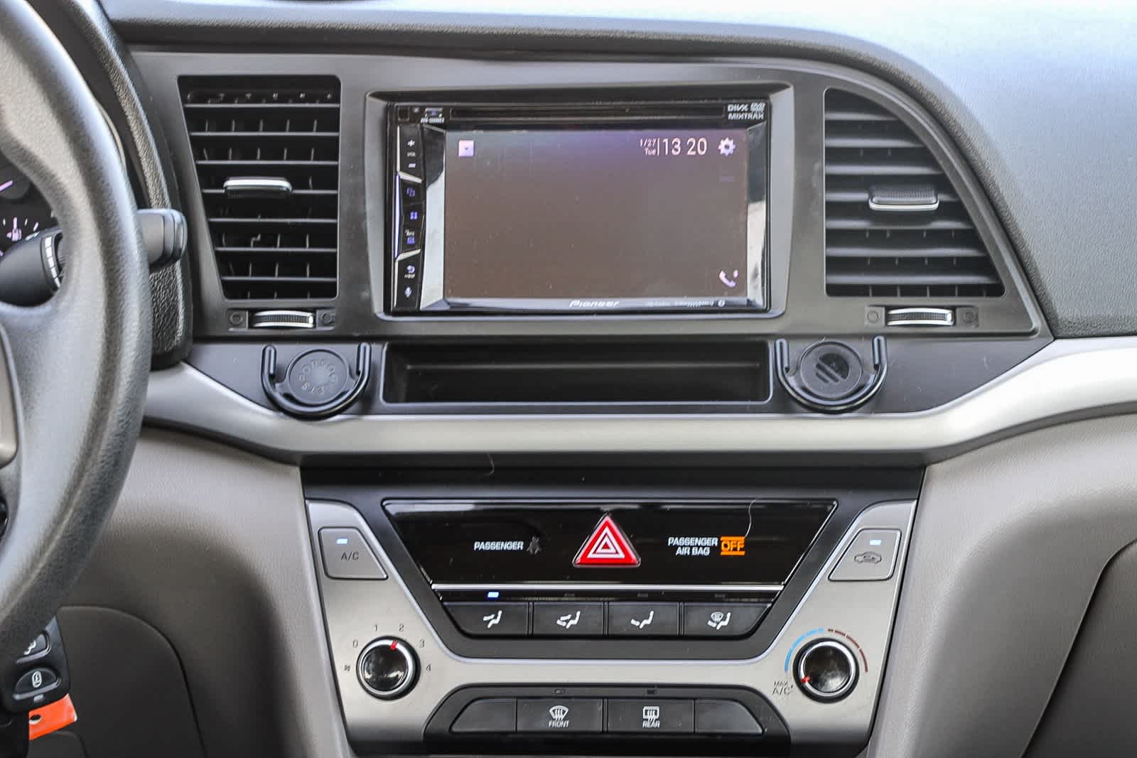 Thumbnail: 2017 Hyundai Elantra - 14