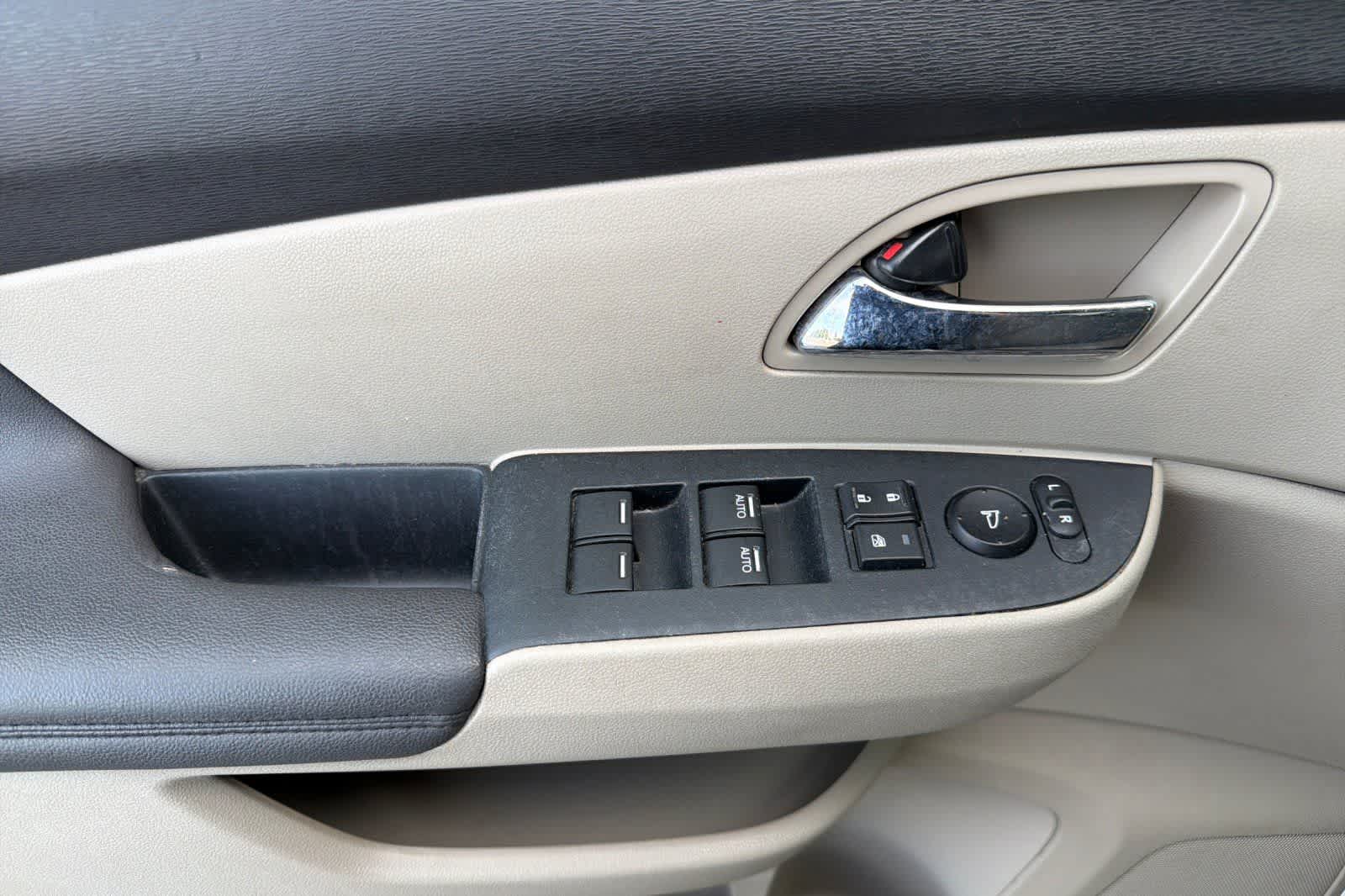 Thumbnail: 2015 Honda Odyssey - 12