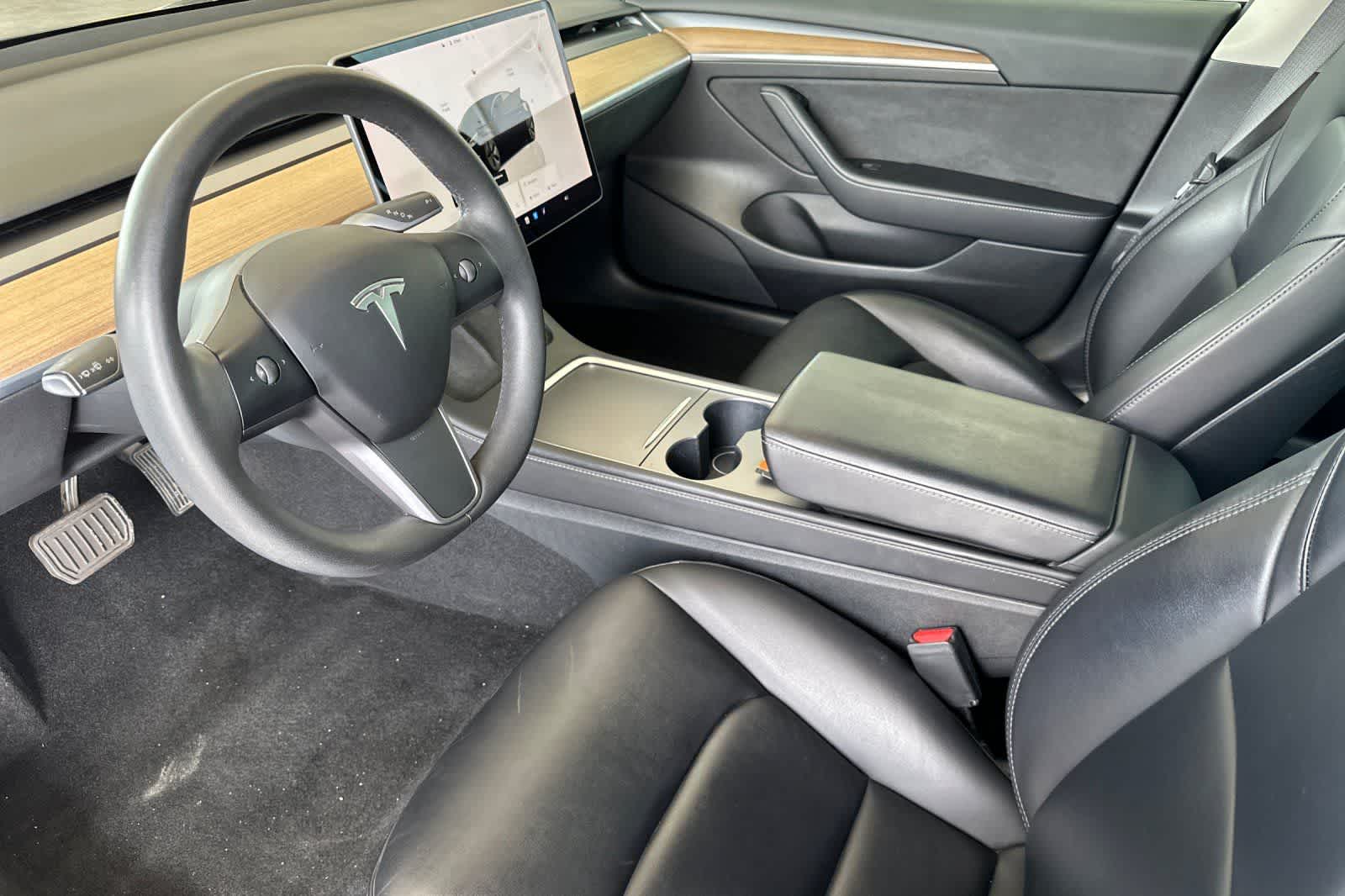 Thumbnail: 2022 Tesla Model 3 - 11