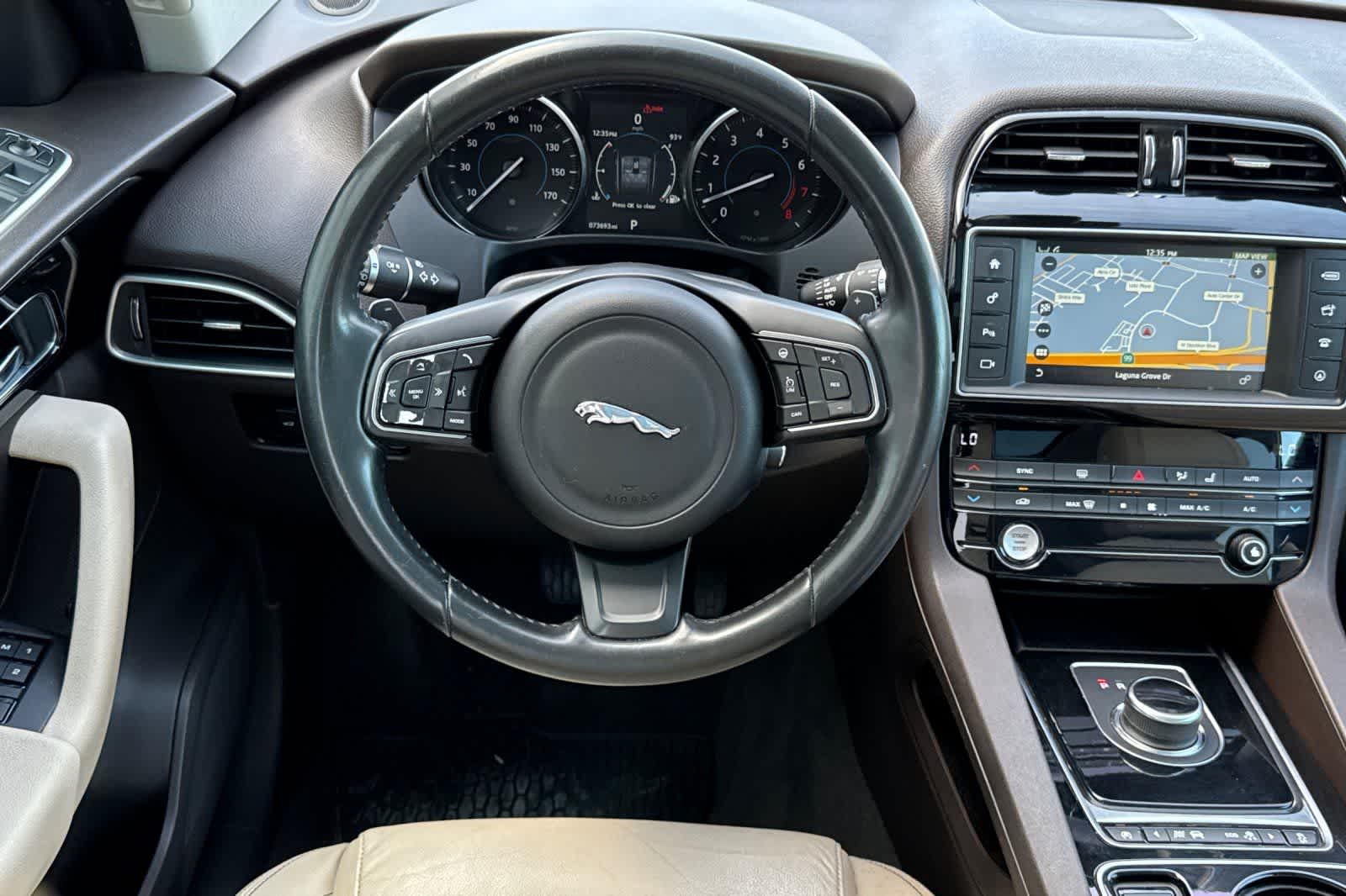 Thumbnail: 2017 Jaguar F-Pace - 14