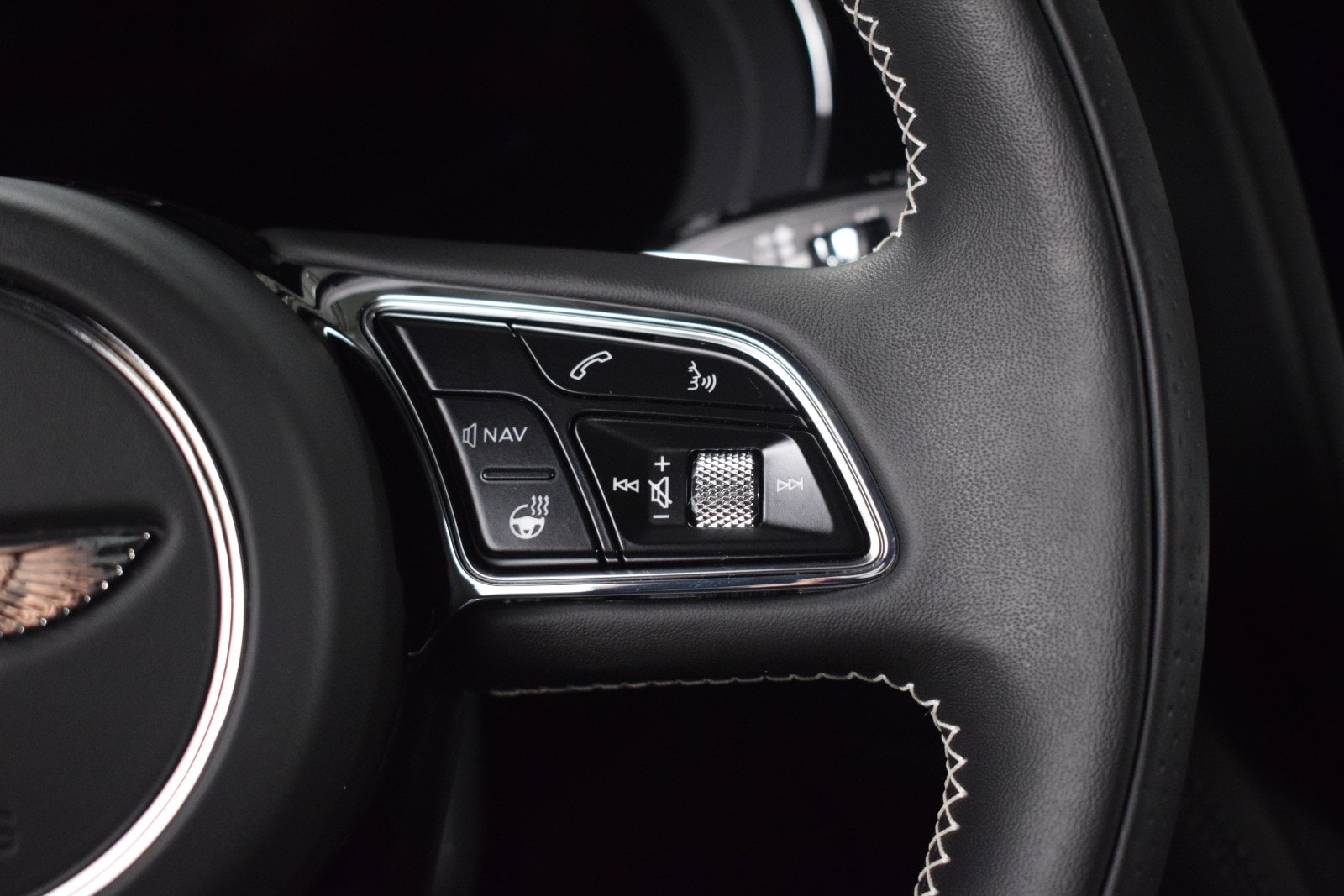 Thumbnail: 2023 Bentley Bentayga - 27