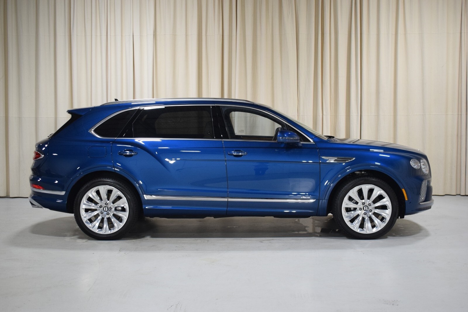 Thumbnail: 2024 Bentley Bentayga - 5