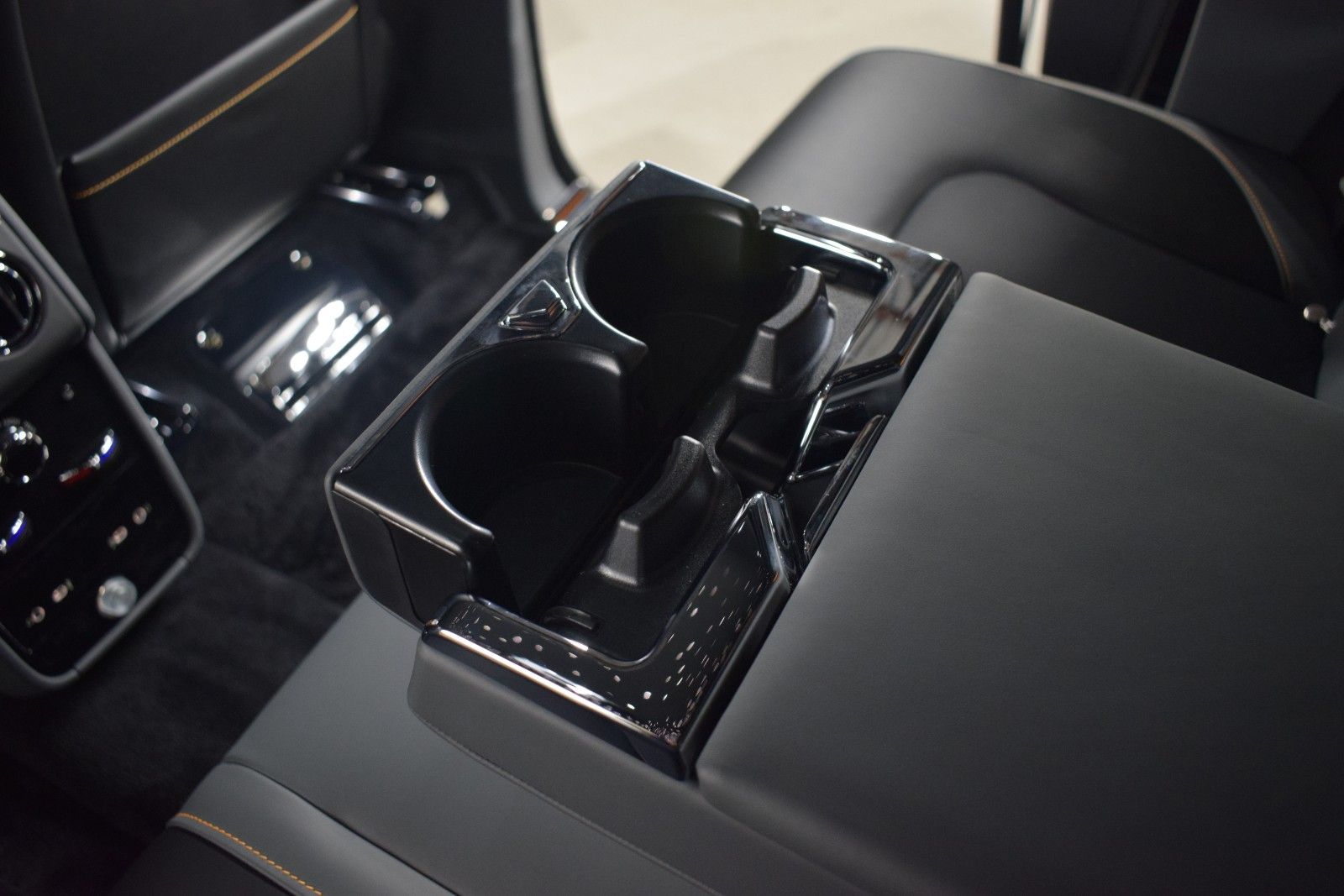 Thumbnail: 2026 Rolls-Royce Cullinan - 22