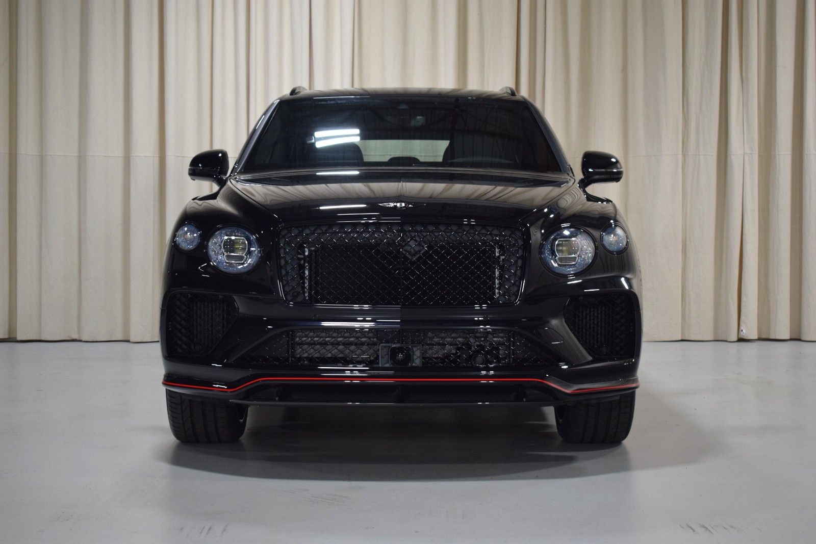 Thumbnail: 2025 Bentley Bentayga - 12