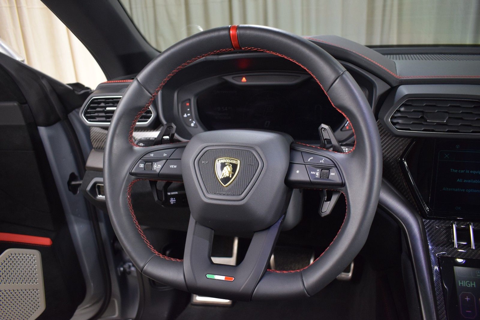 Thumbnail: 2024 Lamborghini Urus - 26