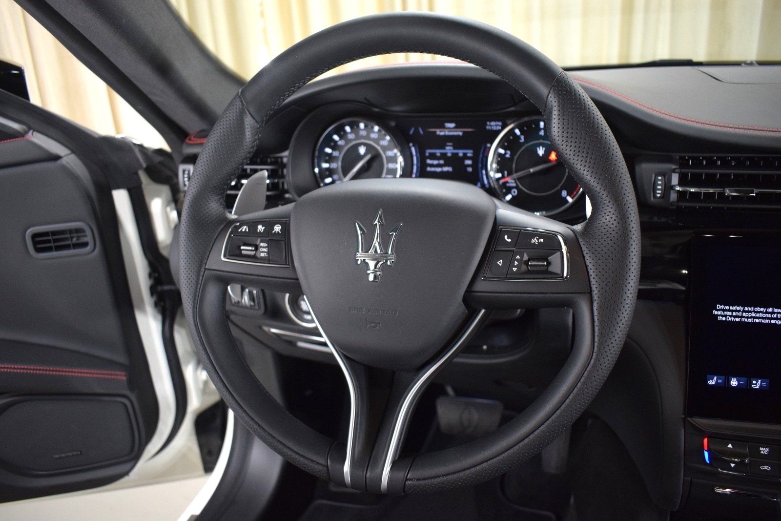 Thumbnail: 2024 Maserati Quattroporte - 25