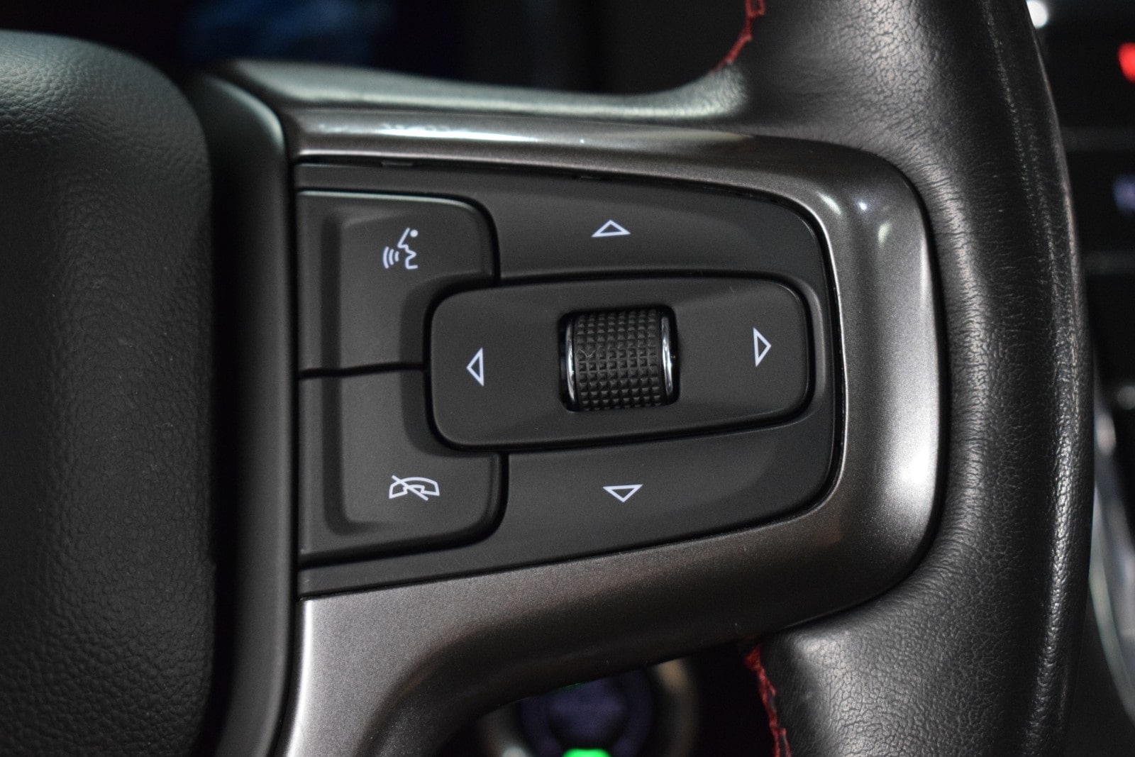 Thumbnail: 2022 Chevrolet Tahoe - 26