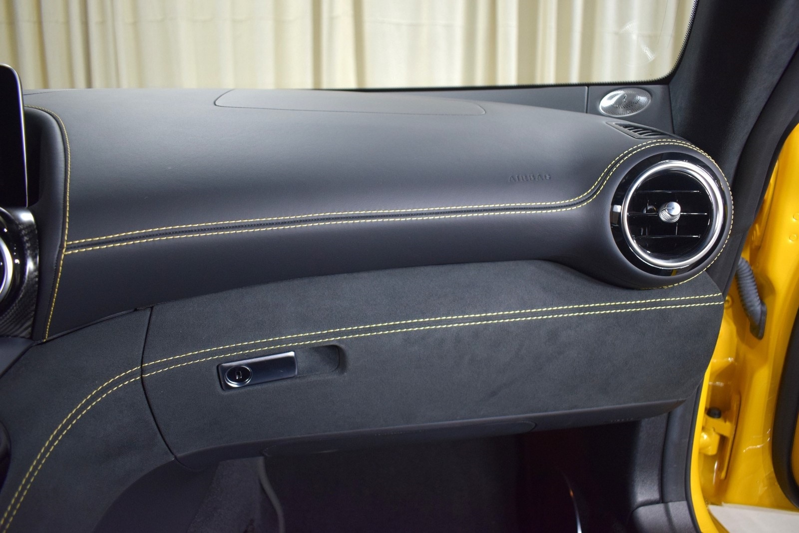 Thumbnail: 2020 Mercedes-Benz AMG GT - 24
