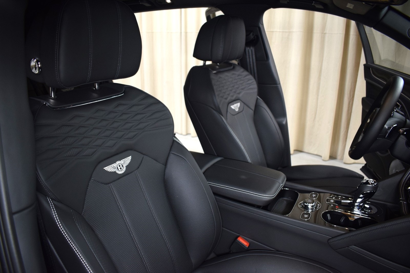 Thumbnail: 2023 Bentley Bentayga - 25