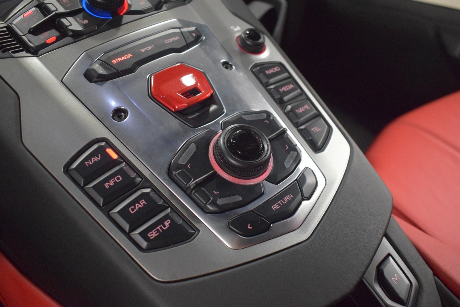 Thumbnail: 2016 Lamborghini Aventador - 33
