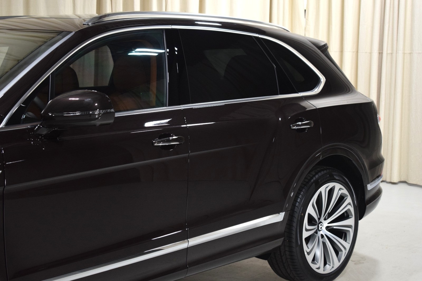 Thumbnail: 2025 Bentley Bentayga - 8