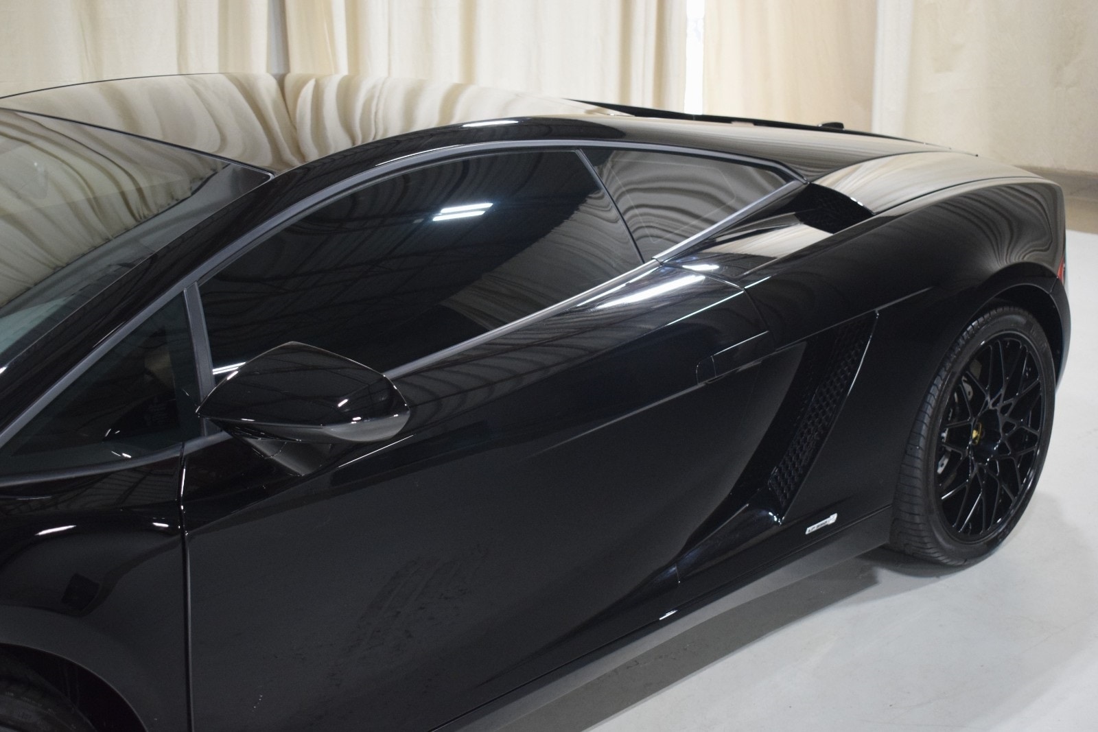 Thumbnail: 2012 Lamborghini Gallardo - 2