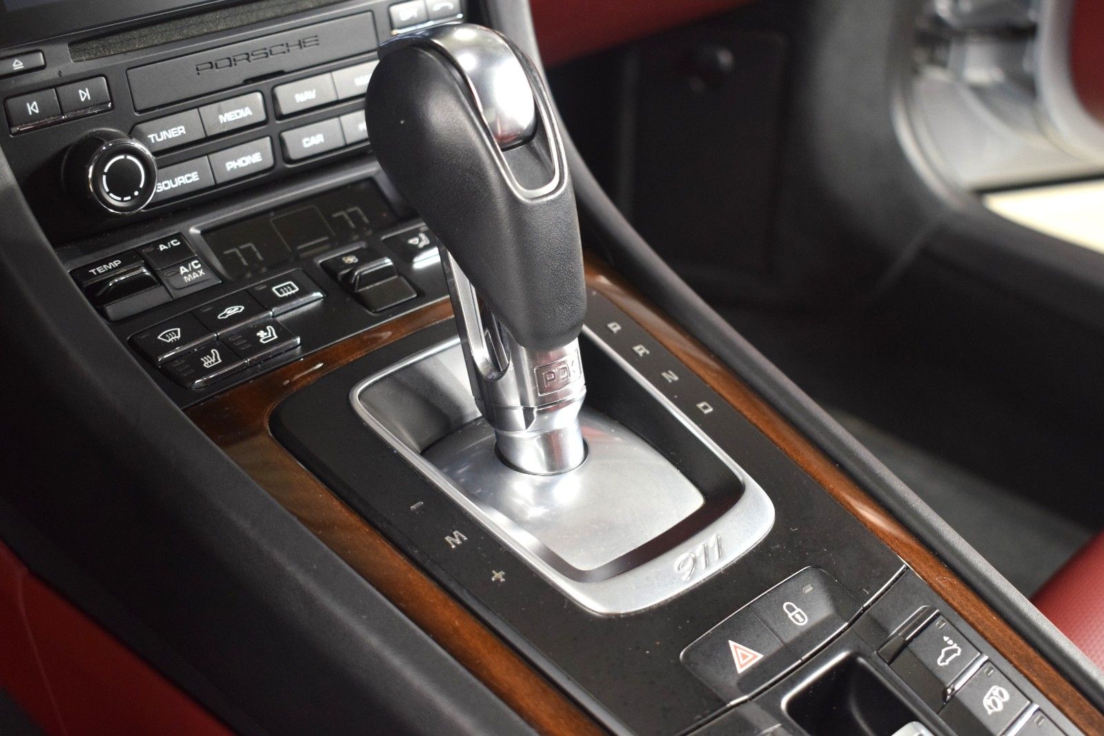 Thumbnail: 2017 Porsche 911 - 32