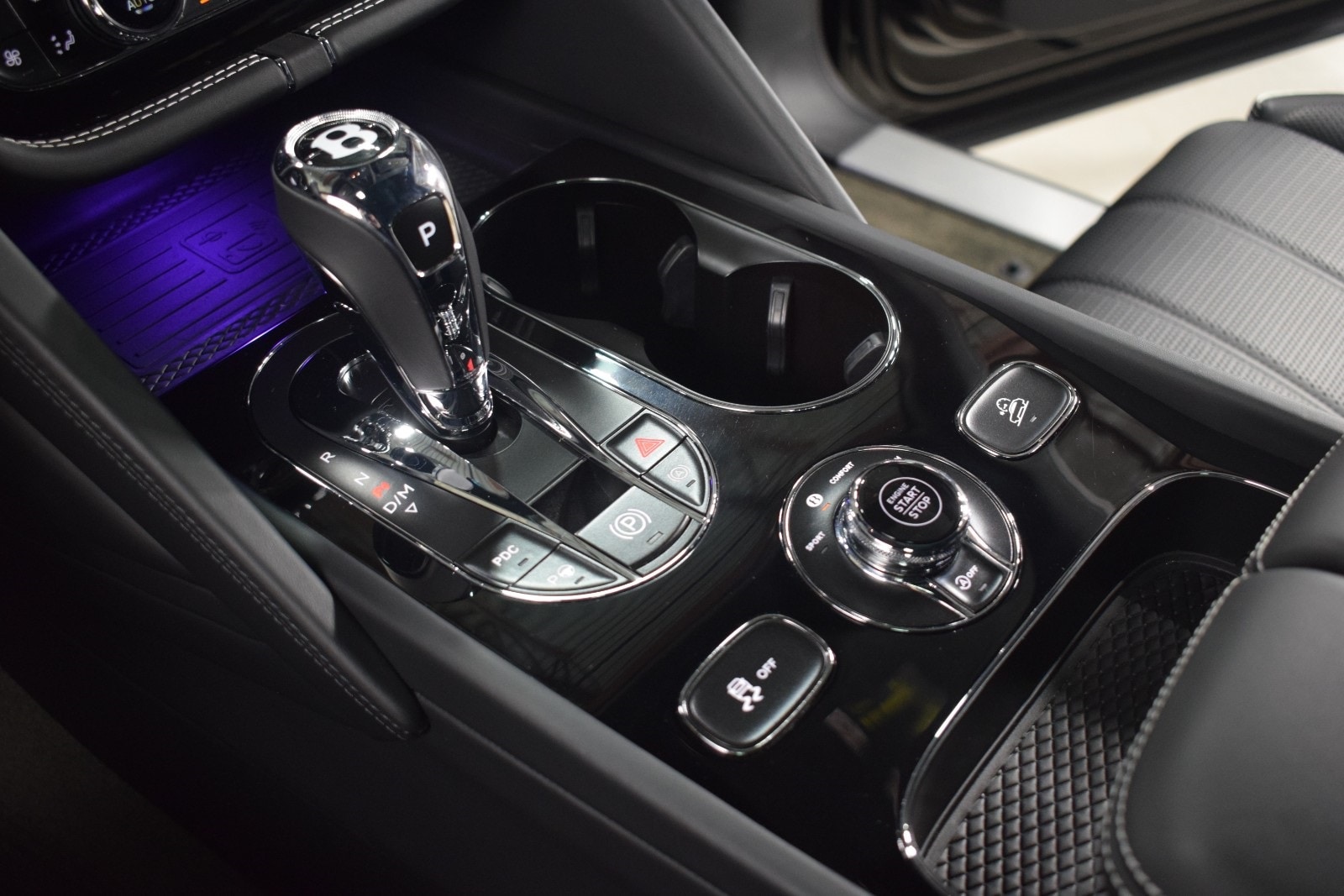 Thumbnail: 2023 Bentley Bentayga - 34