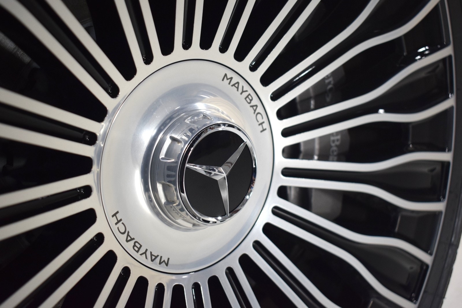 Thumbnail: 2024 Mercedes-Benz S-Class - 19