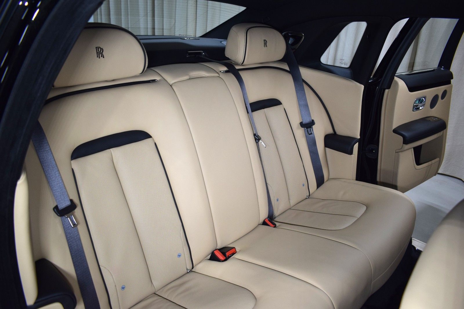 Thumbnail: 2026 Rolls-Royce Ghost - 20